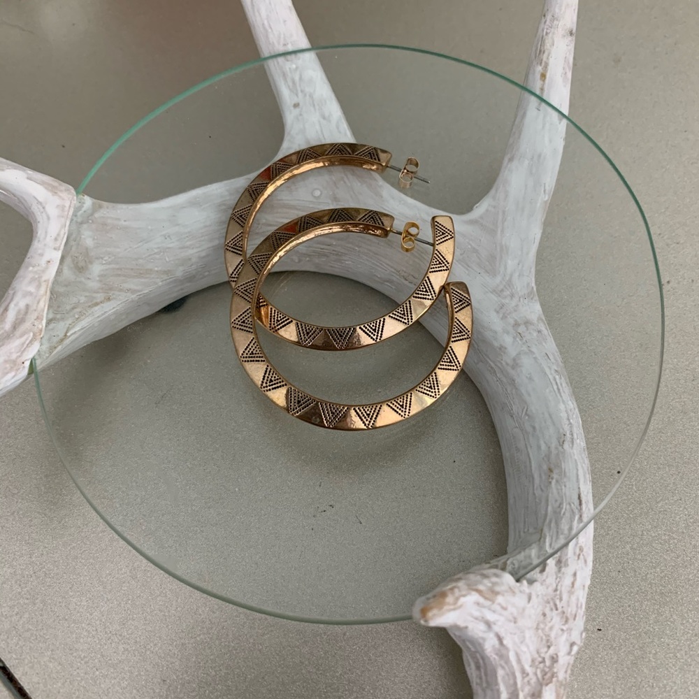 Patterned hoop earrings